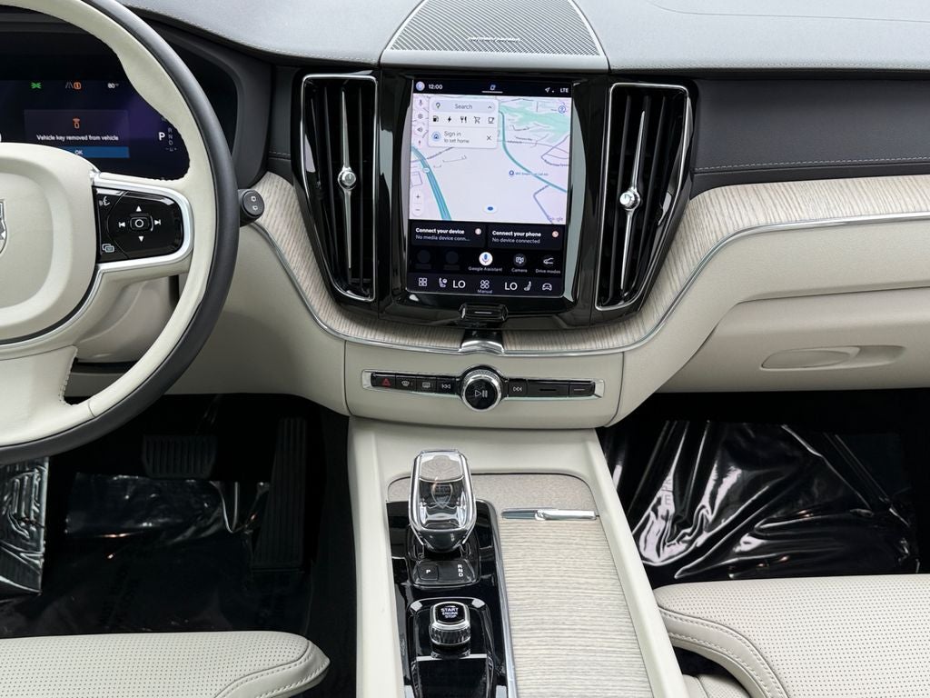 2022 Volvo XC60 Recharge Plug-In Hybrid T8 Inscription