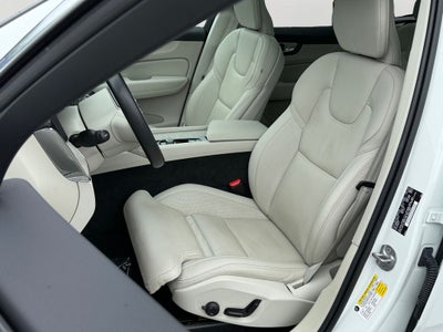 2022 Volvo XC60 Recharge Plug-In Hybrid T8 Inscription