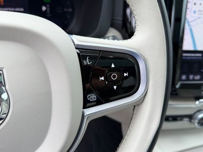 2022 Volvo XC60 Recharge Plug-In Hybrid T8 Inscription
