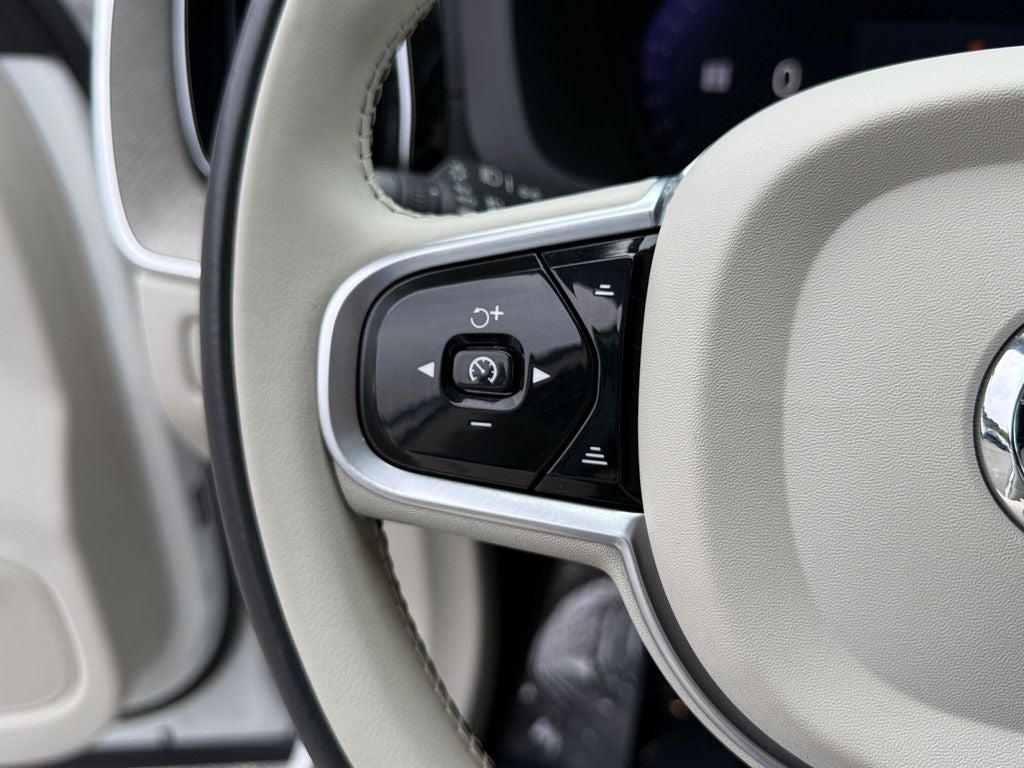 2022 Volvo XC60 Recharge Plug-In Hybrid T8 Inscription