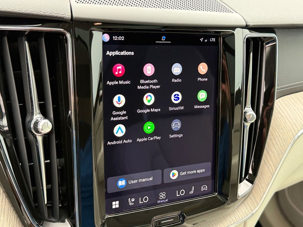 2022 Volvo XC60 Recharge Plug-In Hybrid T8 Inscription
