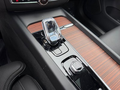 2024 Volvo XC60 Recharge Plug-In Hybrid Ultimate Volvo Certified