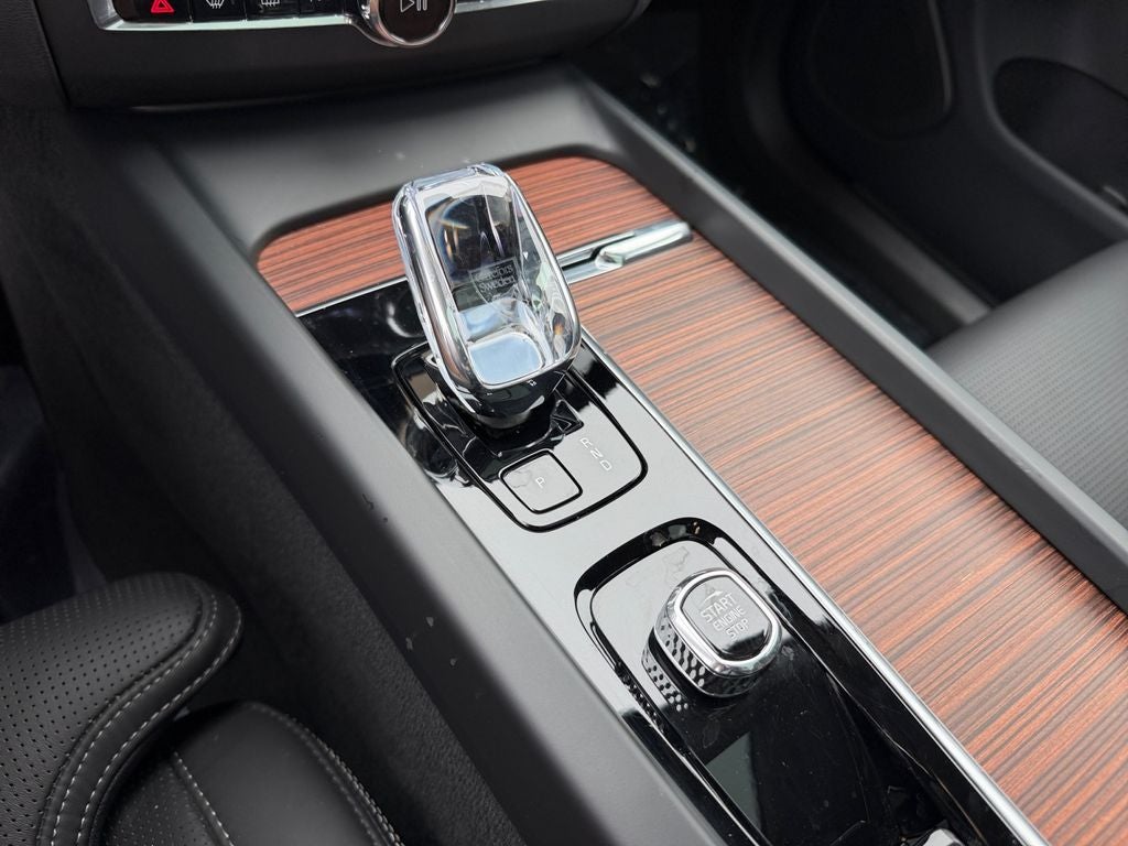 2024 Volvo XC60 Recharge Plug-In Hybrid Ultimate Volvo Certified