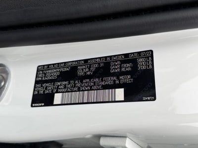 2024 Volvo XC60 Recharge Plug-In Hybrid Ultimate Volvo Certified