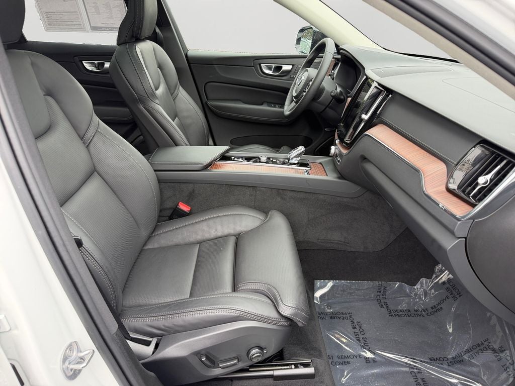 2024 Volvo XC60 Recharge Plug-In Hybrid Ultimate Volvo Certified