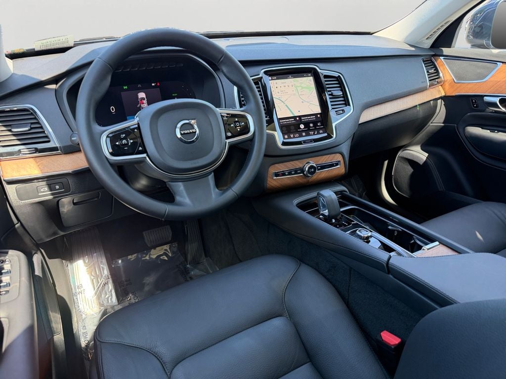 2025 Volvo XC90 Plug-In Hybrid T8 Plus 6 Passenger