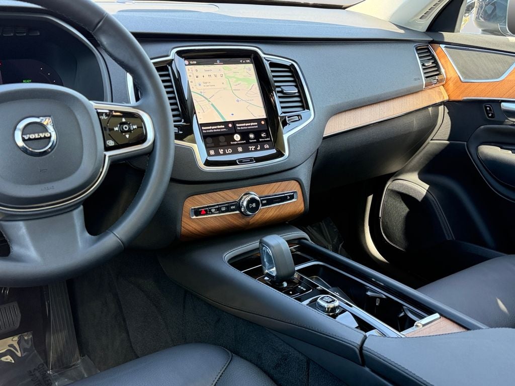 2025 Volvo XC90 Plug-In Hybrid T8 Plus 6 Passenger