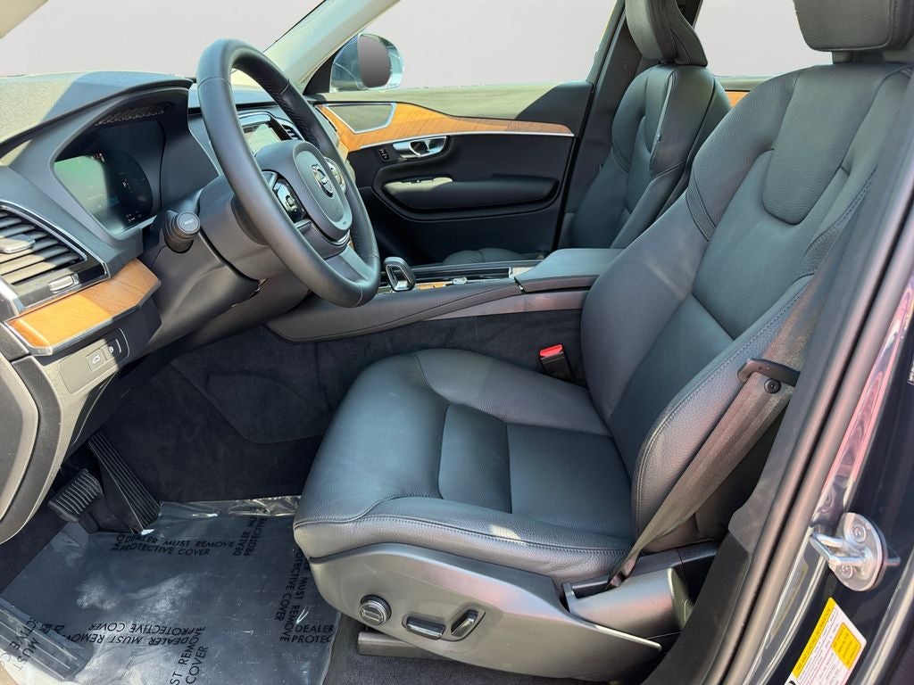 2025 Volvo XC90 Plug-In Hybrid T8 Plus 6 Passenger