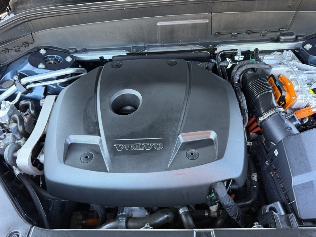 2025 Volvo XC90 Plug-In Hybrid T8 Plus 6 Passenger