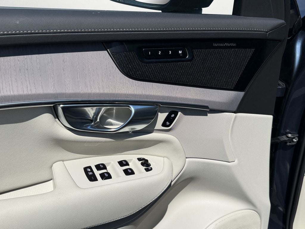 2026 Volvo XC90 Plug-In Hybrid T8 Ultra