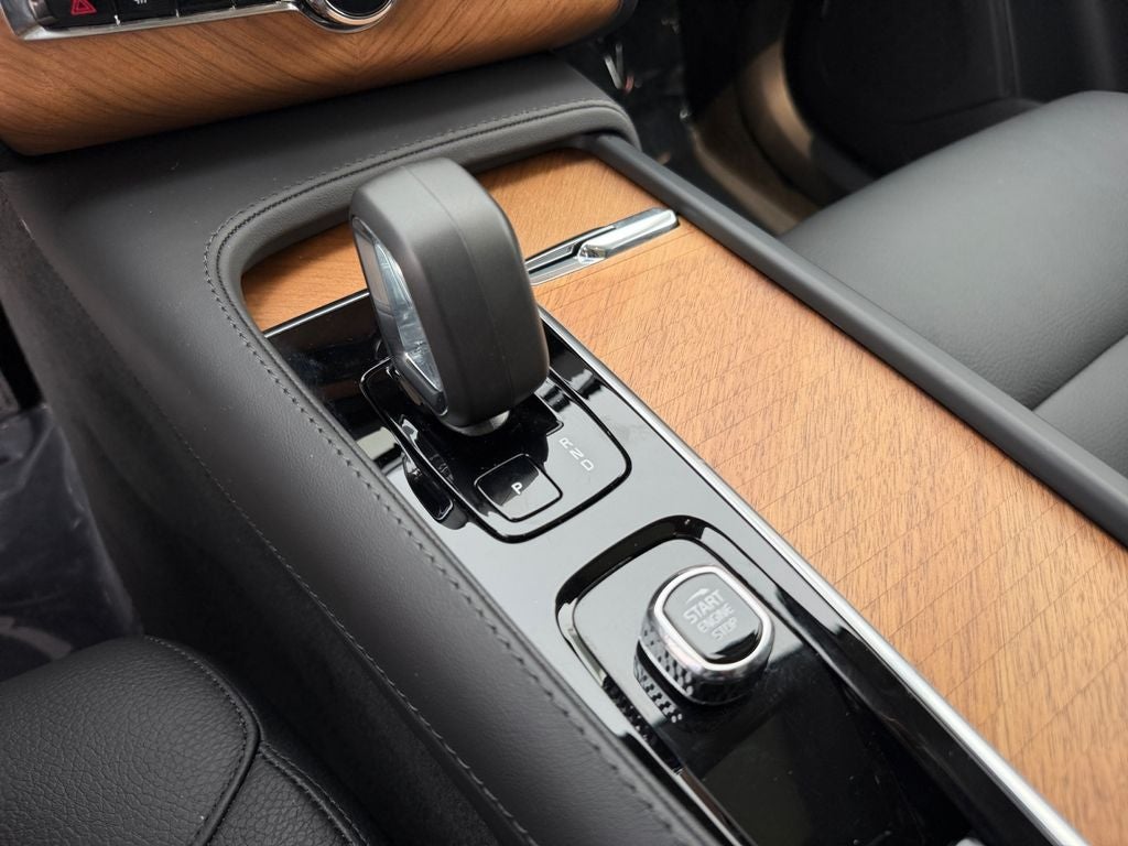 2024 Volvo XC90 Recharge Plug-In Hybrid T8 Plus 6 Passenger **Volvo Certified**