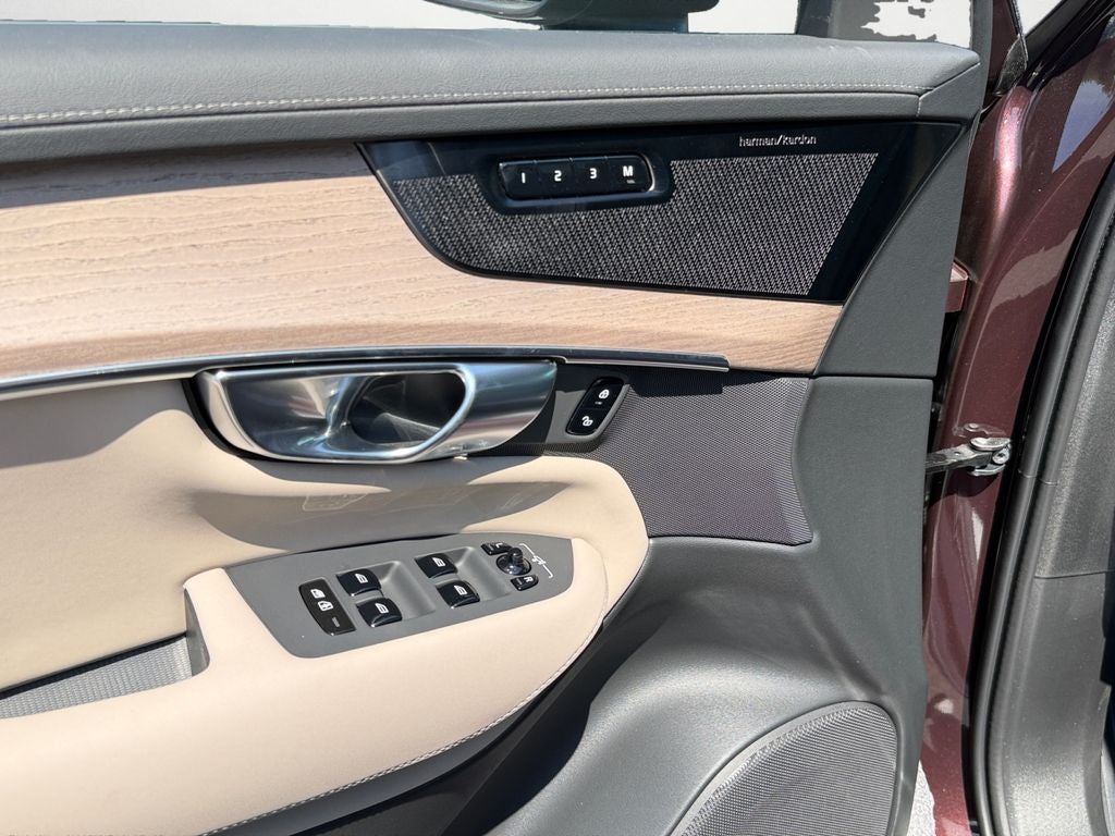 2026 Volvo XC90 Plug-In Hybrid T8 Plus 7 Passenger