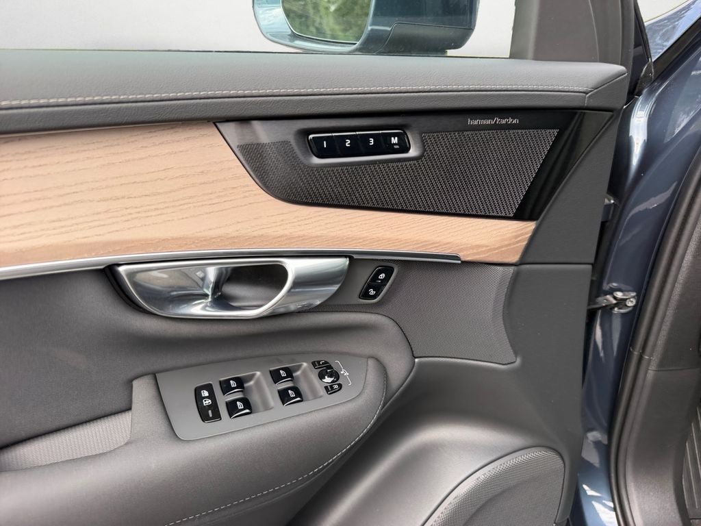 2026 Volvo XC90 Plug-In Hybrid T8 Plus 7 Passenger
