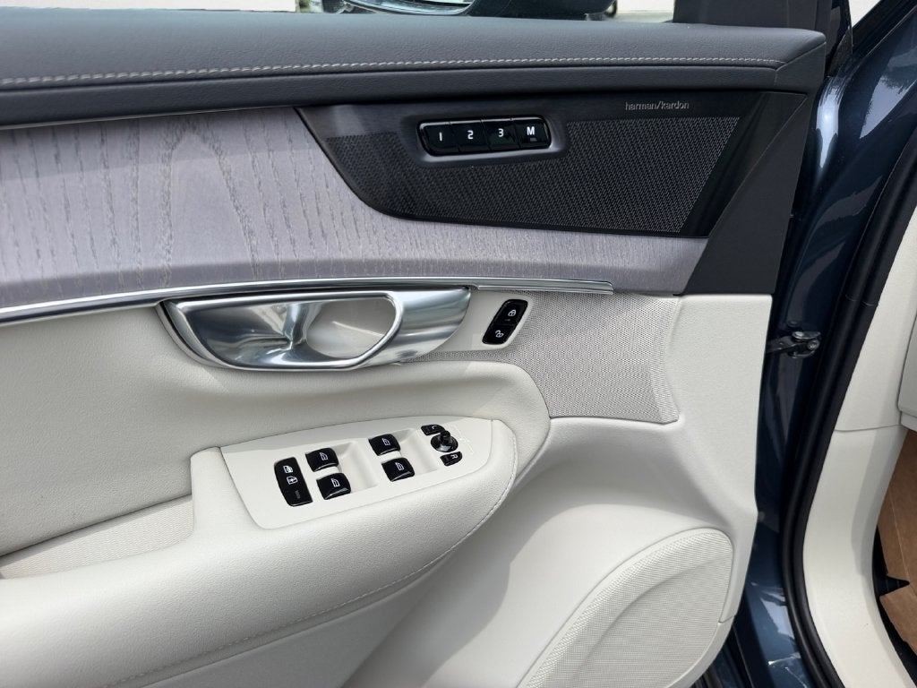 2026 Volvo XC90 Plug-In Hybrid T8 Ultra 7 Passenger