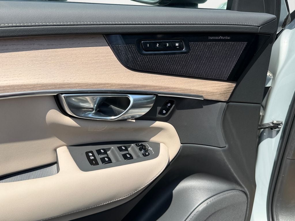 2026 Volvo XC90 Plug-In Hybrid T8 Ultra