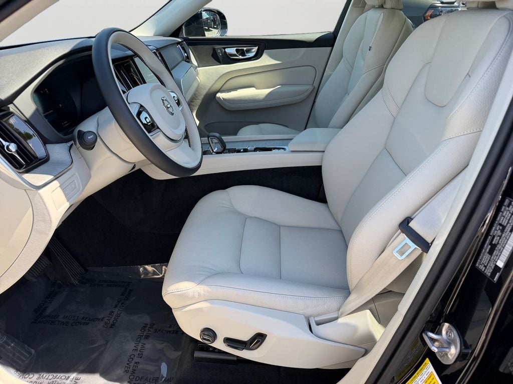 2025 Volvo XC60 Plug-In Hybrid T8 Plus