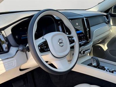2025 Volvo XC60 Plug-In Hybrid T8 Plus