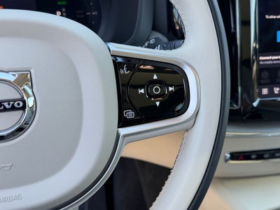 2025 Volvo XC60 Plug-In Hybrid T8 Plus
