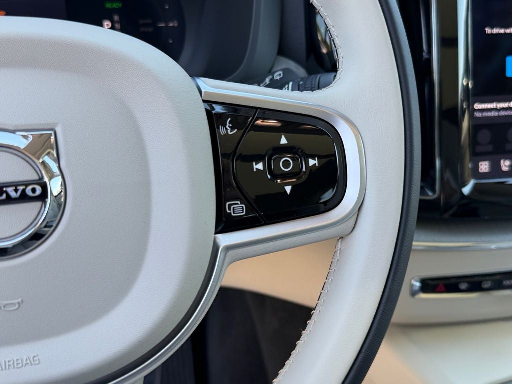 2025 Volvo XC60 Plug-In Hybrid T8 Plus