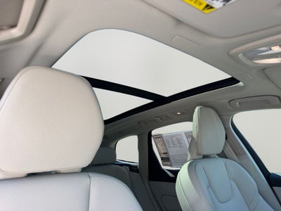 2025 Volvo XC60 Plug-In Hybrid T8 Plus
