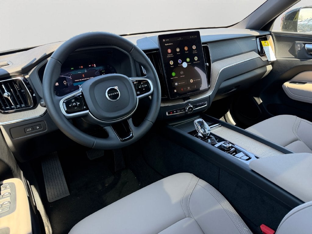 2026 Volvo XC60 Plug-In Hybrid T8 Plus