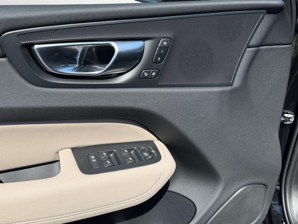 2026 Volvo XC60 Plug-In Hybrid T8 Plus