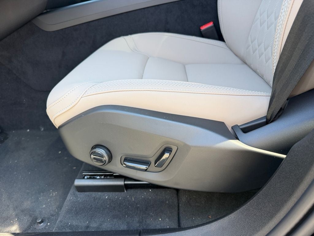 2026 Volvo XC60 Plug-In Hybrid T8 Plus