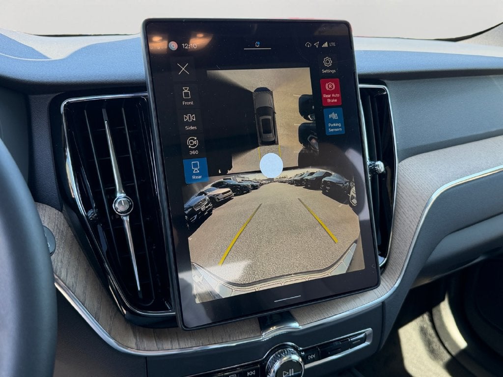 2026 Volvo XC60 Plug-In Hybrid T8 Plus