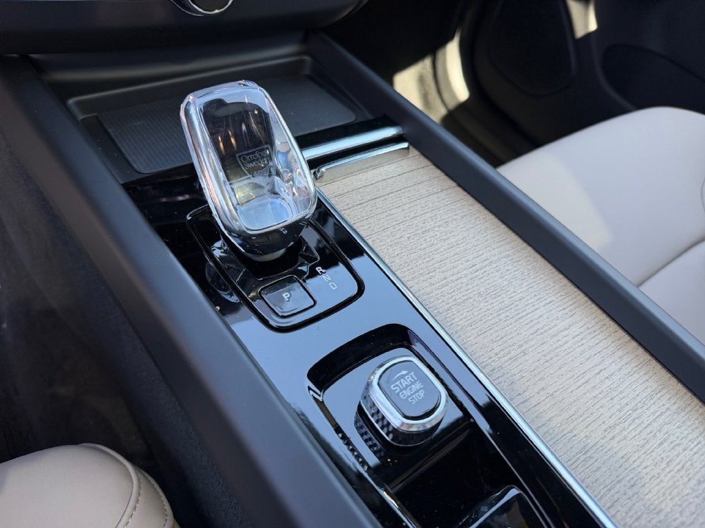 2026 Volvo XC60 Plug-In Hybrid T8 Plus