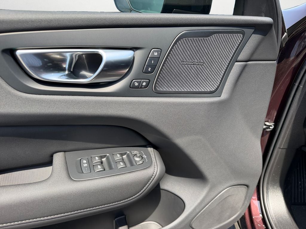 2026 Volvo XC60 Plug-In Hybrid T8 Plus