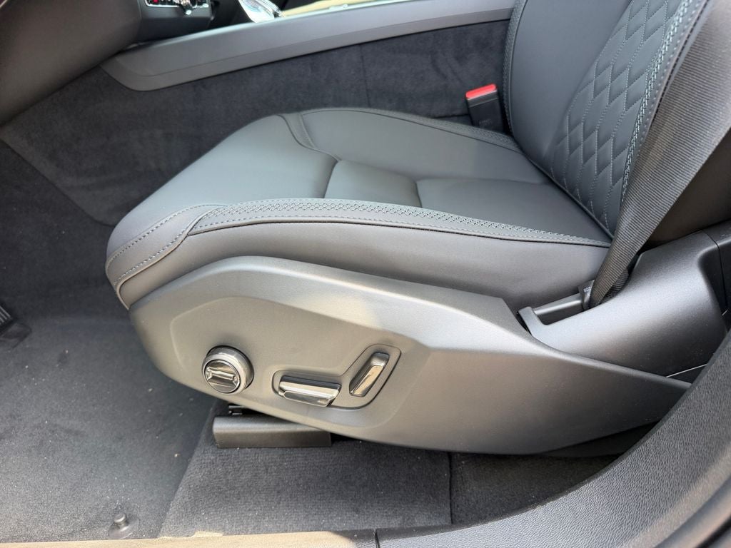 2026 Volvo XC60 Plug-In Hybrid T8 Plus