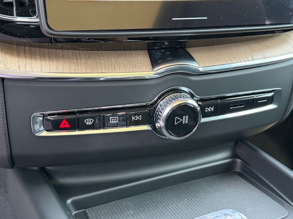 2026 Volvo XC60 Plug-In Hybrid T8 Plus