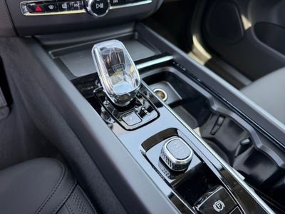 2026 Volvo XC60 Plug-In Hybrid T8 Plus