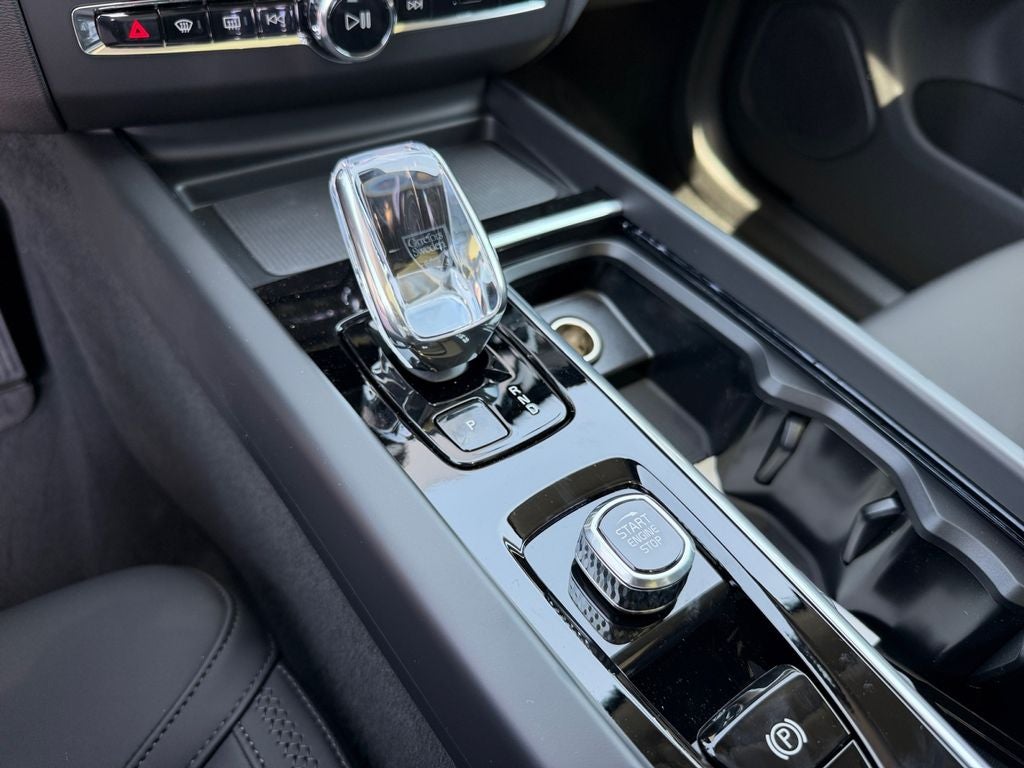 2026 Volvo XC60 Plug-In Hybrid T8 Plus