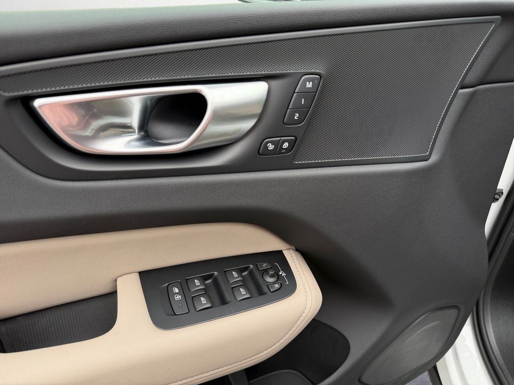 2026 Volvo XC60 Plug-In Hybrid T8 Plus