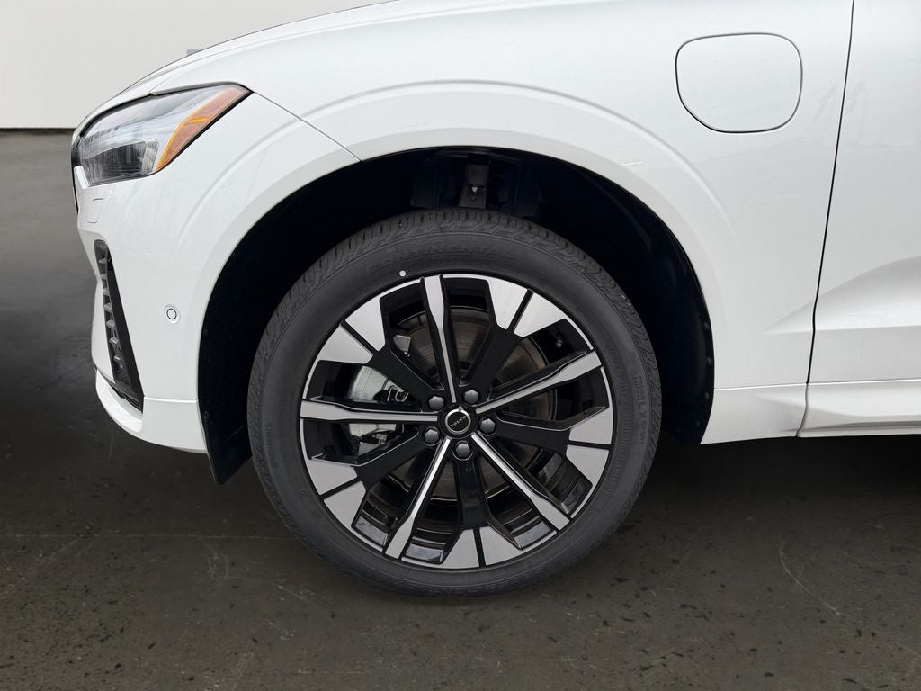 2026 Volvo XC60 Plug-In Hybrid T8 Plus