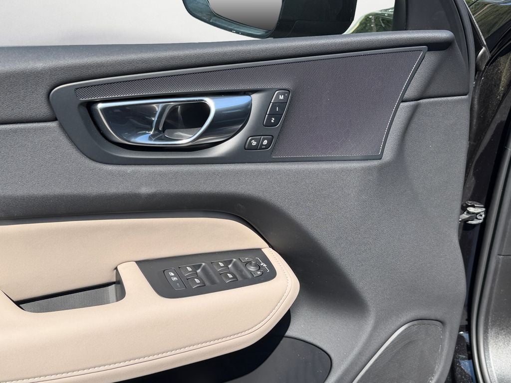 2026 Volvo XC60 Plug-In Hybrid T8 Plus