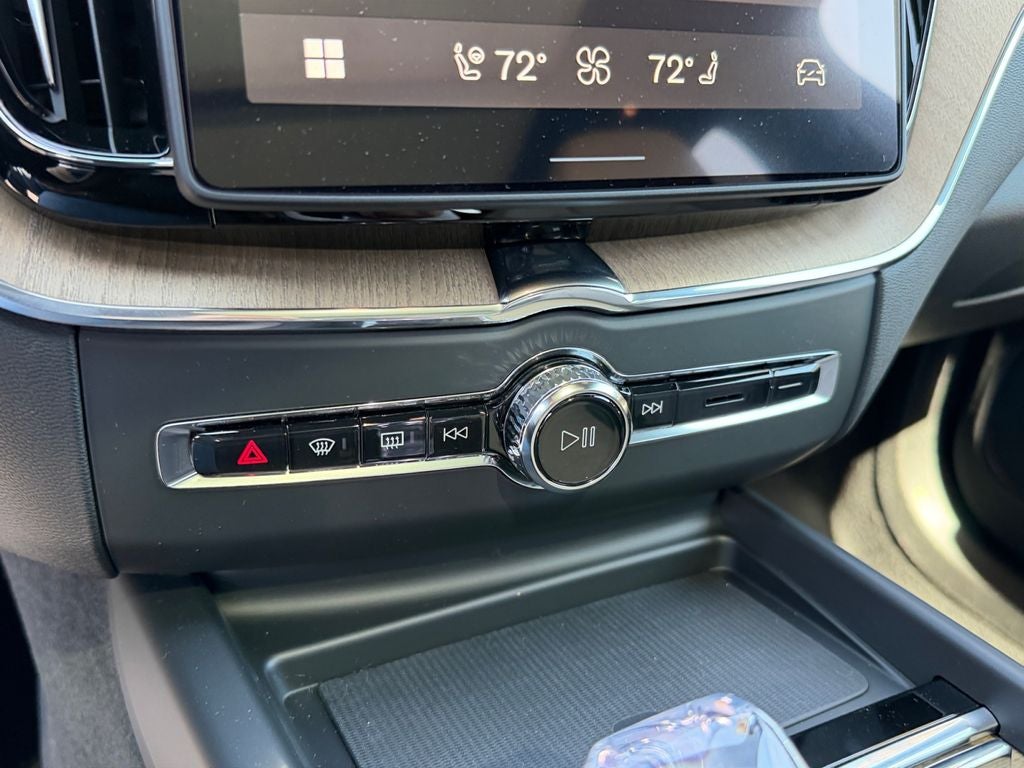 2026 Volvo XC60 Plug-In Hybrid T8 Plus