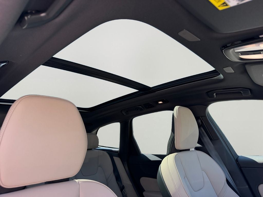 2026 Volvo XC60 Plug-In Hybrid T8 Plus