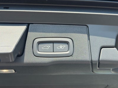 2026 Volvo XC60 Plug-In Hybrid T8 Plus
