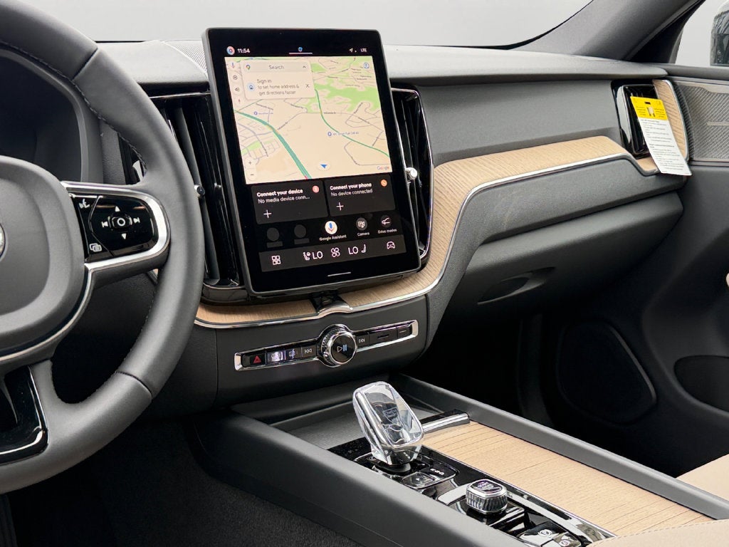 2026 Volvo XC60 Plug-In Hybrid T8 Plus