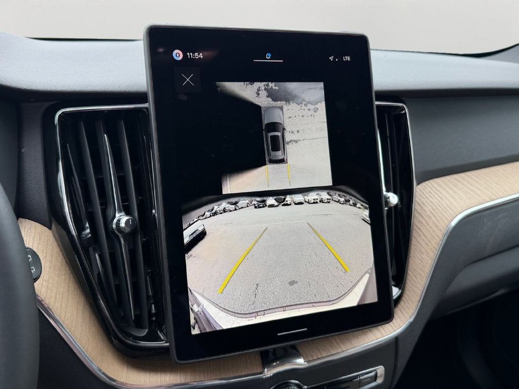 2026 Volvo XC60 Plug-In Hybrid T8 Plus