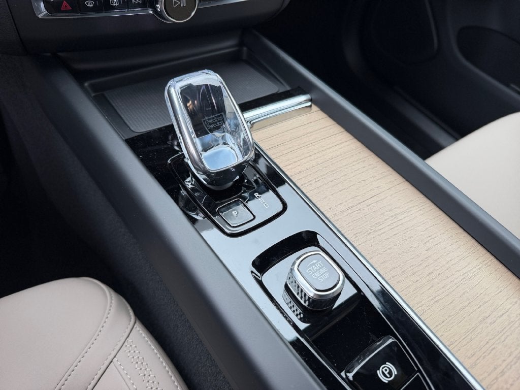 2026 Volvo XC60 Plug-In Hybrid T8 Plus