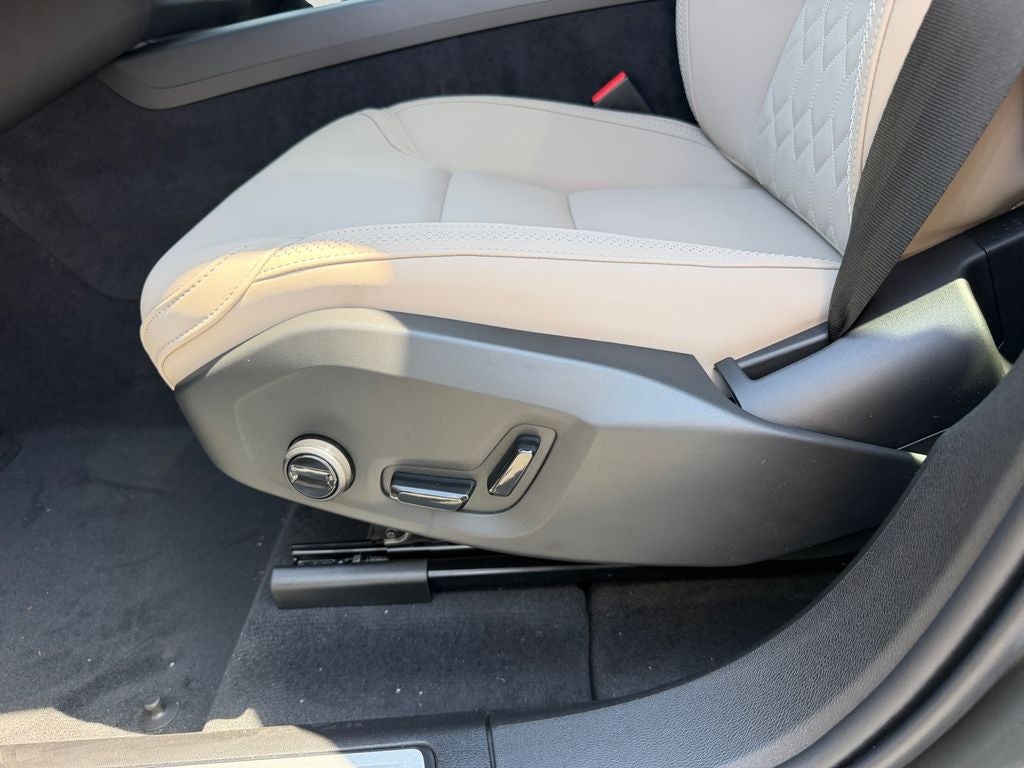 2026 Volvo XC60 Plug-In Hybrid T8 Core
