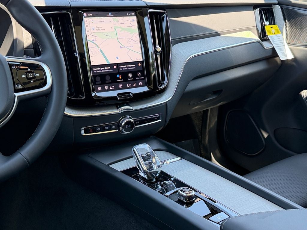 2025 Volvo XC60 Plug-In Hybrid T8 Ultra