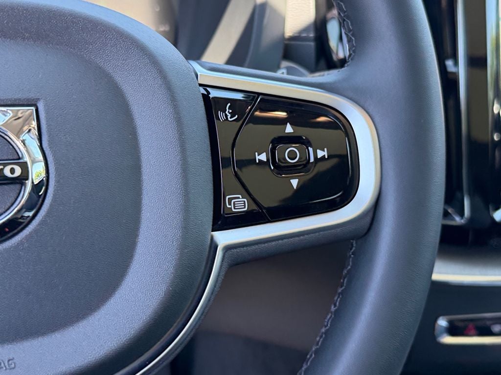 2025 Volvo XC60 Plug-In Hybrid T8 Ultra