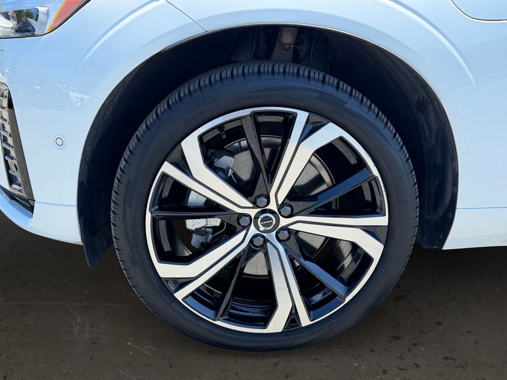 2025 Volvo XC60 Plug-In Hybrid T8 Ultra