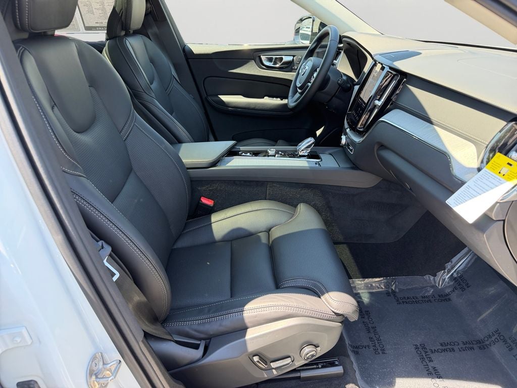 2025 Volvo XC60 Plug-In Hybrid T8 Ultra