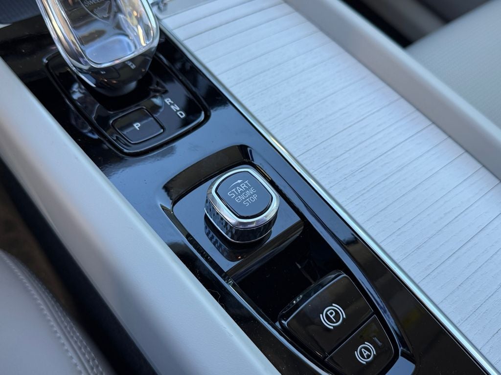 2026 Volvo XC60 Plug-In Hybrid T8 Ultra