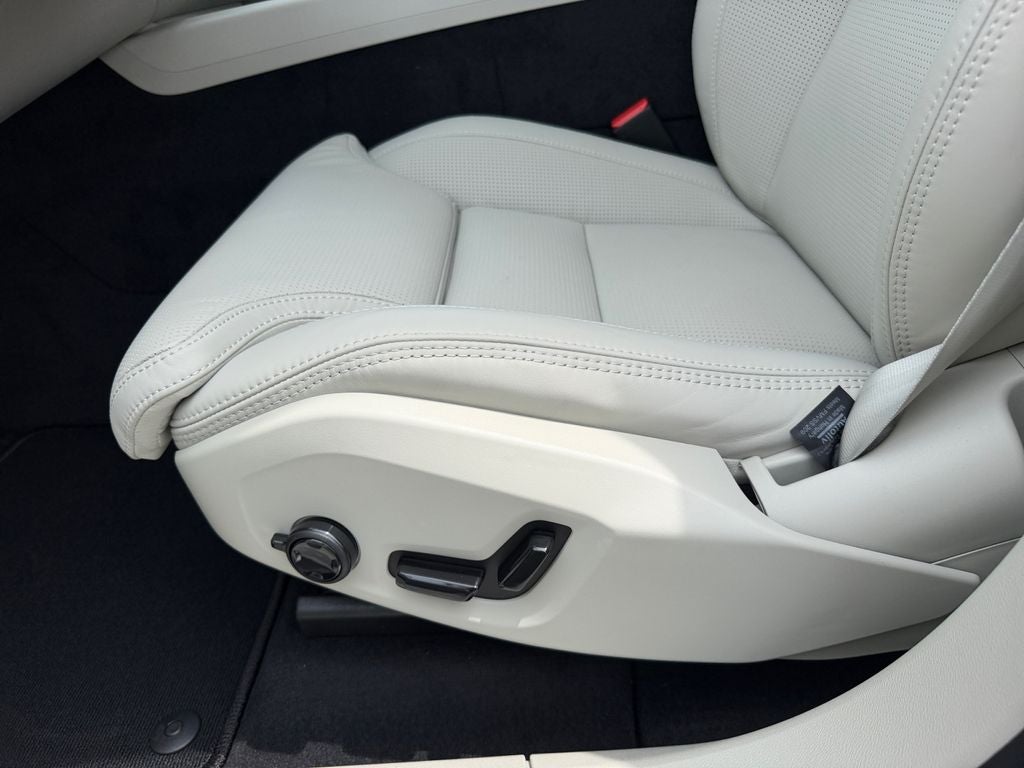 2026 Volvo XC60 Plug-In Hybrid T8 Ultra